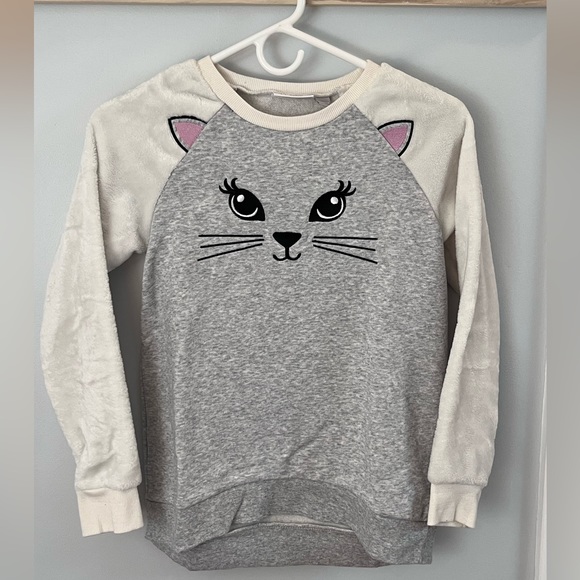 The Children’s Place Cat gray and off white comfy Sweatshirt Girls Size 10 / 12 - Picture 1 of 4
